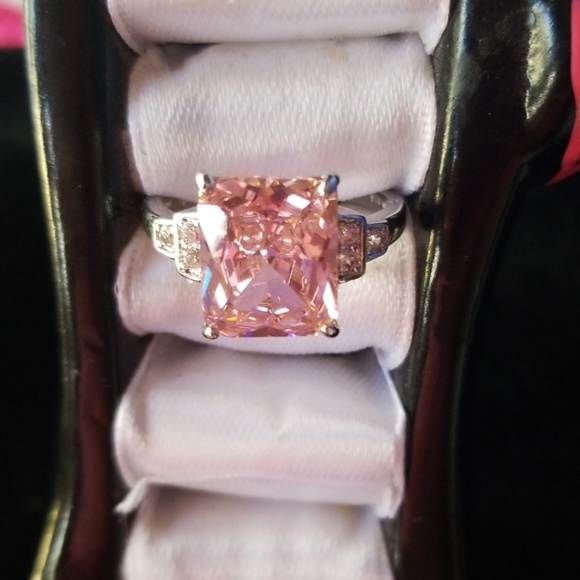 Pink Topaz Ring - Picture 3 of 4